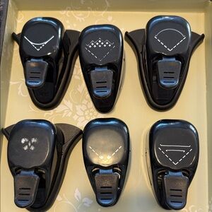 Set of 6 decorative corner Punches